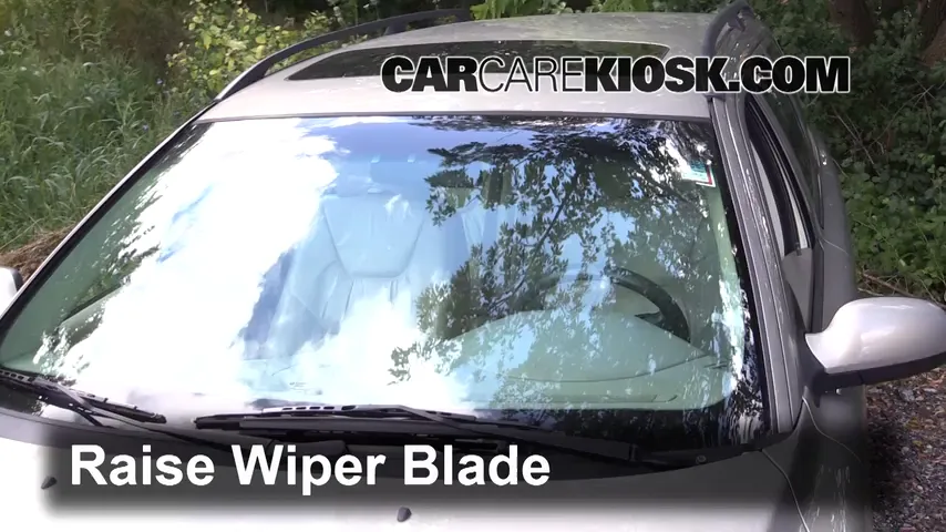 2001 Volvo V70 2.4L 5 Cyl. Windshield Wiper Blade (Front)